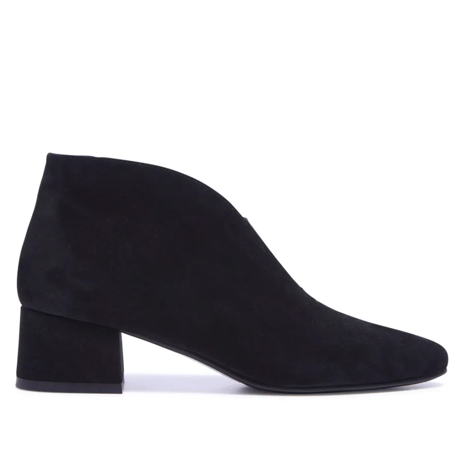 Blenniee Black Suede Ankle Boots<Carl Scarpa Sale