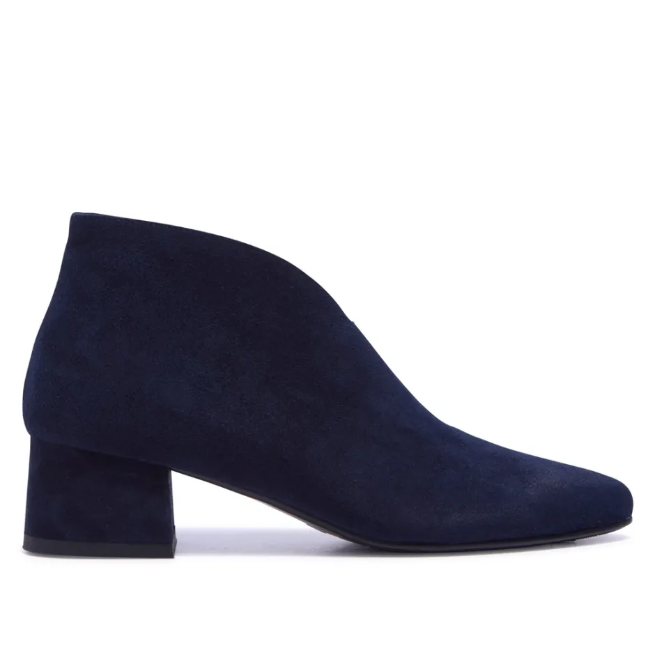 Blenniee Navy Suede Ankle Boots<Carl Scarpa Best Sale