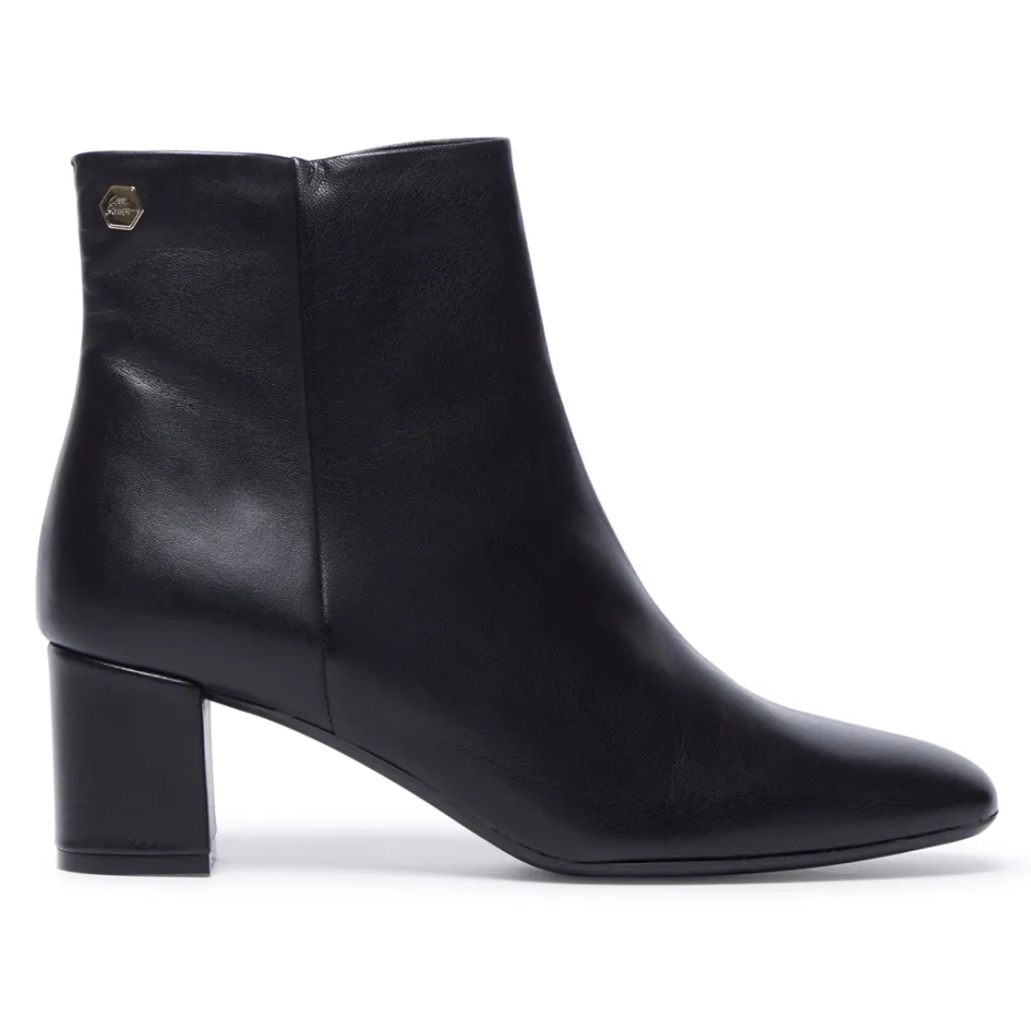 Effy Black Leather Ankle Boots<Carl Scarpa Discount