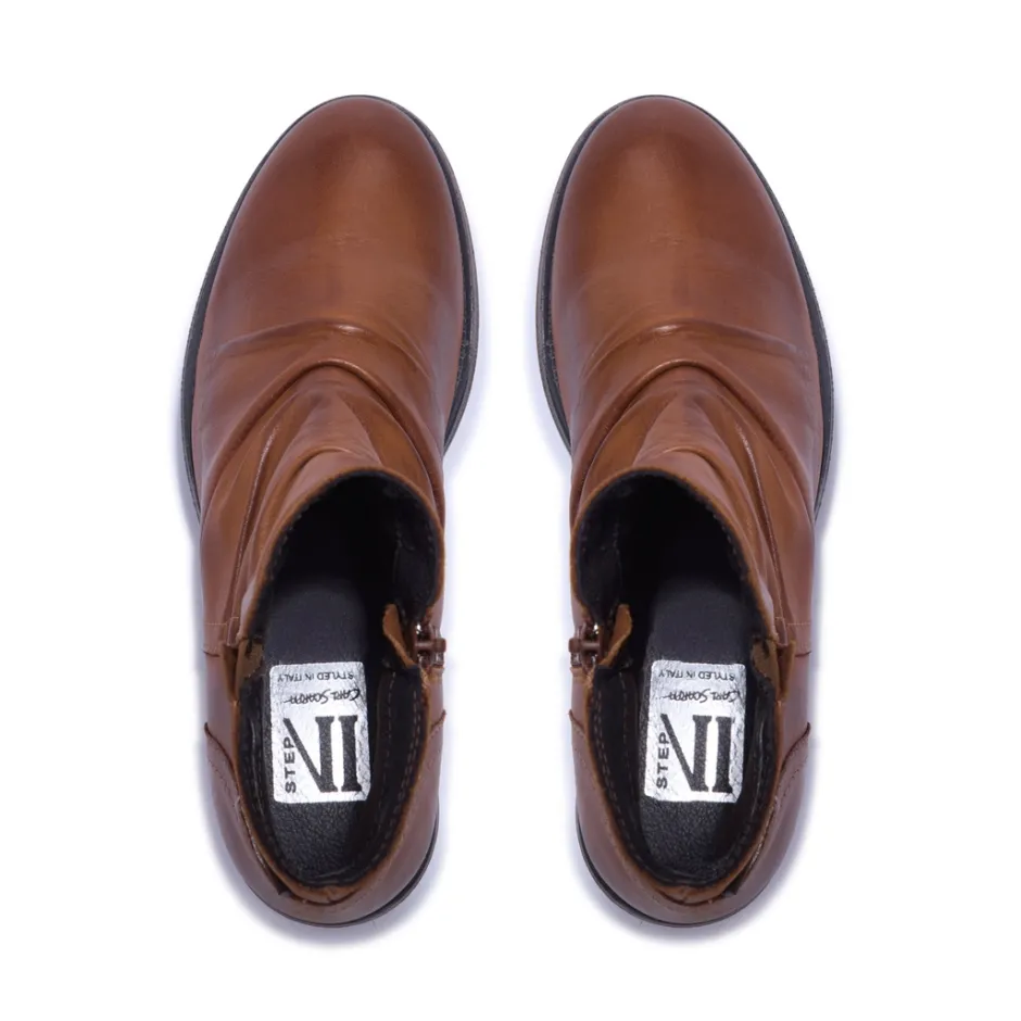 Felice Tan Leather Ankle Boots<Carl Scarpa New
