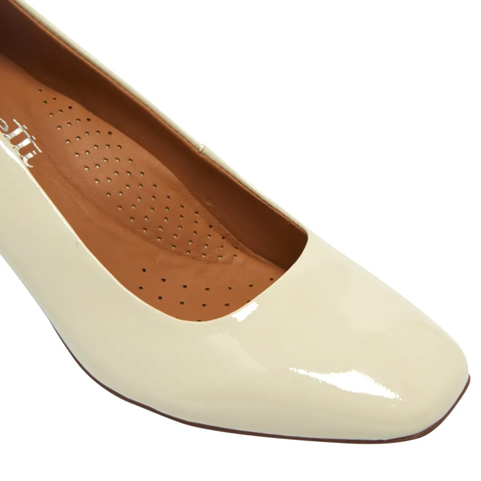 Medola Off White Patent Leather Courts<Carl Scarpa Shop