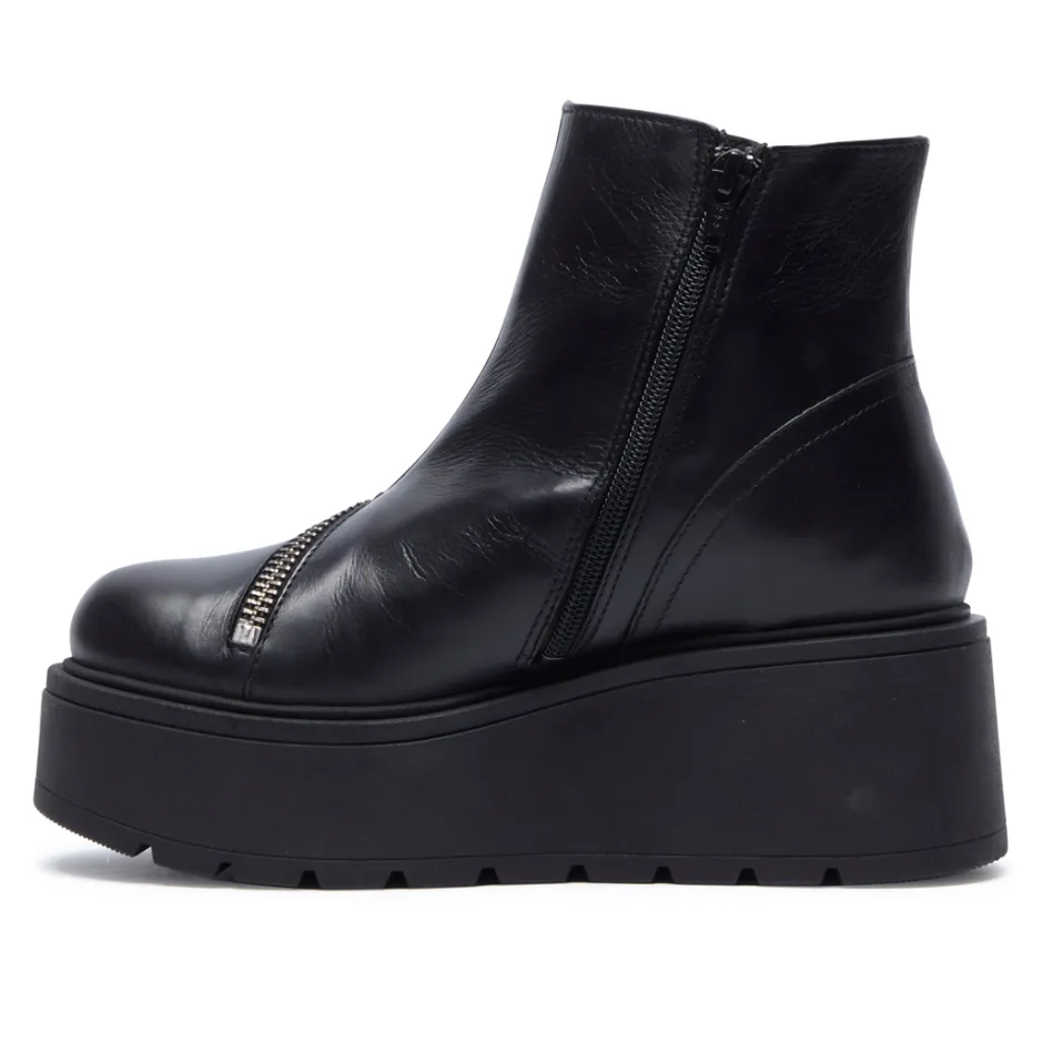 Serpentina Black Leather Ankle Boots<Carl Scarpa Store