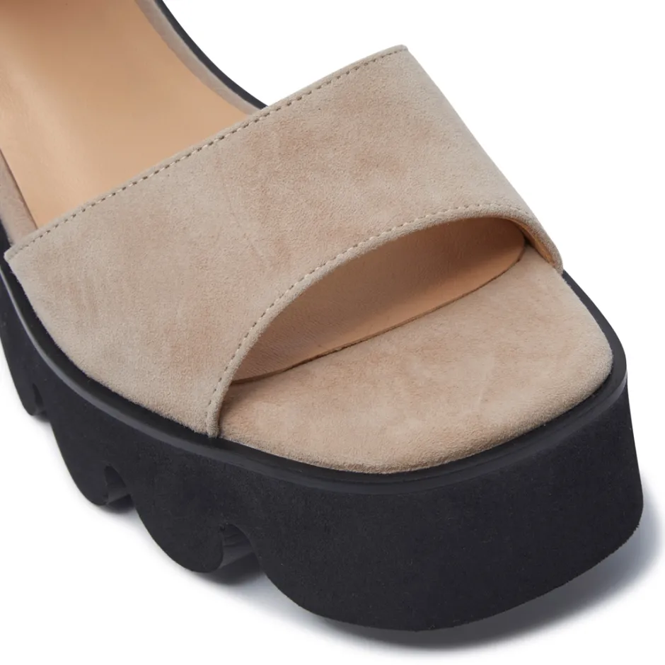 Veronne Beige Suede Wavesole Sandals<Carl Scarpa Fashion